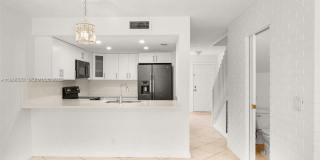 7041 SW 42nd Pl Gallery 1