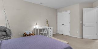 4 bedroom 2.5 bathroom home close to beaches, shopping, and Marine Corps Bases. Gallery 36