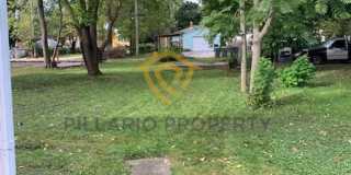 ** $250 MOVE-IN Concession ** Close to Downtown Indy and the Monon Trail, Affordable and 2 Bedroom Available NOW! Gallery 11
