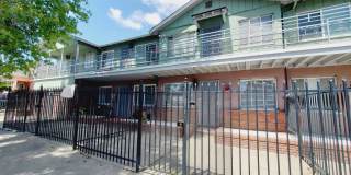 Ground floor One bedroom with Private Patio Gallery 1