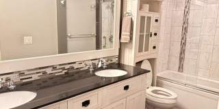 Beautifully Upgraded 2Bedroom Condo Now Available! Gallery 9