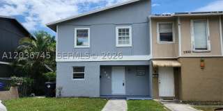 7966 SW 7th Ct Gallery 2