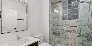 2 Bedroom, 2 Bath Apartment in Heart of West Town Gallery 8