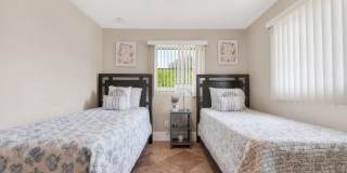 Discover the perfect Naples Park rental just minutes from the beach. Gallery 27