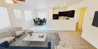 4 bed 2 bath home in Huning Ranch! Gallery 1