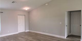 3214 NE 14th Place Gallery 11