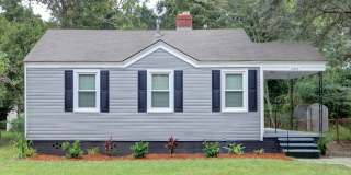 Large East Savannah 2BR/1BA Home For Rent Gallery 1