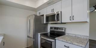 COLLEGE STUDENTS WELCOME! Rent this 2 bedroom, 2 bath condo near the airport. Gallery 10