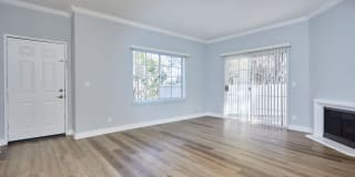 Summit At Warner Center Gallery 130