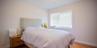 521 W Broadway Gallery 16