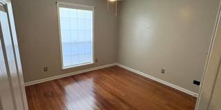 Spacious and well-maintained home located in the heart of Arlington! Gallery 17