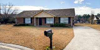 RATE DROP ALERT (was $1950/month) and MOVE-IN SPECIAL: 1st FULL MONTH'S RENT FREE!** Gallery 3