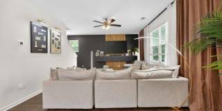 Like-New 4 bedroom 2.5 bathroom home with Custom Touches, open floor plan AND a Cul-de-sac lot! Must see! Gallery 7