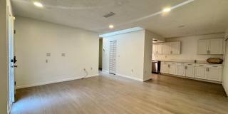 Annual unfurnished nicely renovated 2/2 villa near the Ringling Museum Gallery 8
