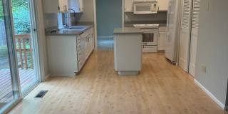 $3850.00 3 Bedroom 2.5 Bath Modern Style Home in Kirkland Gallery 3