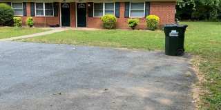 Duplex in Residential Eastside Area Gallery 1