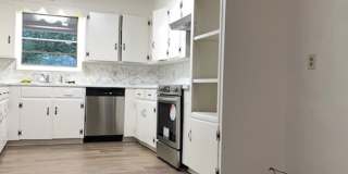 Spacious Ranch Gallery 7