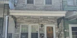 4 bedroom 1 bathroom plus office Gallery 1