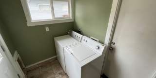 Charming 2 Bed 1 Ba House in Gladstone - Garage, Washer and Dryer, Landscaping Including! Gallery 15