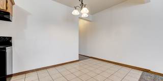 !!50 Percent off your 1st Months Rent!! Spacious 1BD/1BTH Apartment with a Private Balcony in the Heart of Norman! Gallery 11