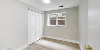 1938 W Melrose Street Gallery 11