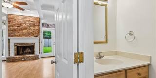 4422 LAKE VISTA Drive Gallery 8