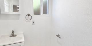 3945 1/2 Lowell Ave Gallery 11