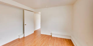 Bright Corner Home with Family Room, Yard & Laundry in Prime Sunset Location! Gallery 26