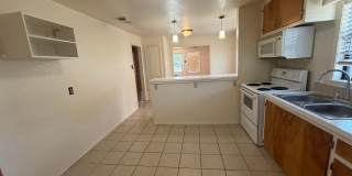 1020 N. Oak Gallery 3