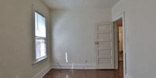 Central Campus - LARGE 4 Bedroom House with off-street parking Gallery 19