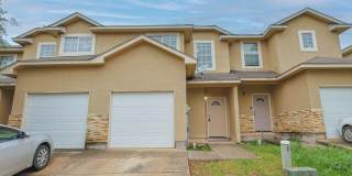 3 Bed 2.5 Townhome near Bandera & I-410 3 Bed 2.5 Townhome near Bandera & I-410 Gallery 1