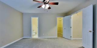 5532 NE Robmont Drive Gallery 27