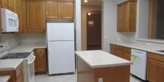 Nice 2 Bedroom Plus Bonus Room / 2 Bath Home in Chandler Gated Community! Gallery 5
