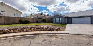 Great Three Bedroom Duplex for Rent- 2 Car Garage! Gallery 1