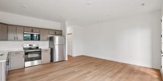 1206 SW Franklin Ln Gallery 23