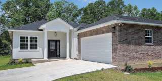 Spacious 3 Bedroom Home with Office on a Large Lot in Northwoods Gallery 1