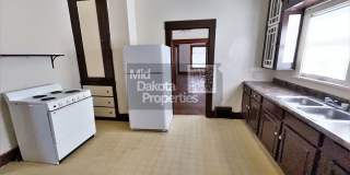 421 E 7th- 3 bedroom house Gallery 10