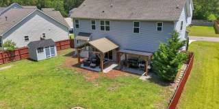 4 bedroom 2.5 bathroom home close to beaches, shopping, and Marine Corps Bases. Gallery 67