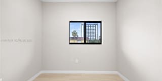630 NE 166th St Gallery 16