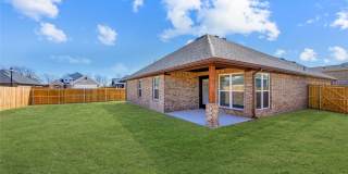 2801 Tulip Drive Gallery 28