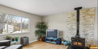 AMAZING 5 Bed 2 Bath Single Family Home in South Boulder! Gallery 16