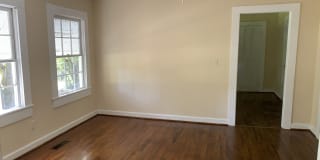 5727 Sanford Ave Gallery 3