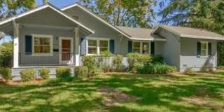 Charming Home next to Co-Op Gallery 1