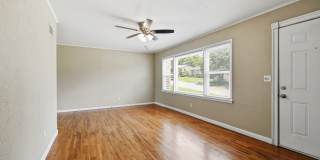Charming 3 Bedroom 1 Bath near Route 66! Gallery 6