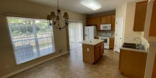 Beautiful 2 bed 2.5 bath brick townhome in Apex Gallery 8