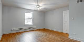 4938 S King Drive Gallery 9