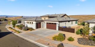 4 Bedroom Home with Gorgeous Views Gallery 52