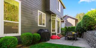 Wonderful, bright 4-bdrm/2.5-bath home. Lovely garden, deck views, great location Gallery 27