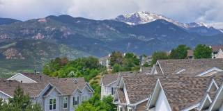 Beautiful 2 Bedroom Townhome with Mountain Views in The Bluffs at Springs Creek! Gallery 1