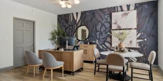 The Charleston Gallery 25